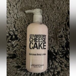 Hempz Treats STRAWBERRY CHEESECAKE Body Lotion 16.5 Oz NEW Sealed